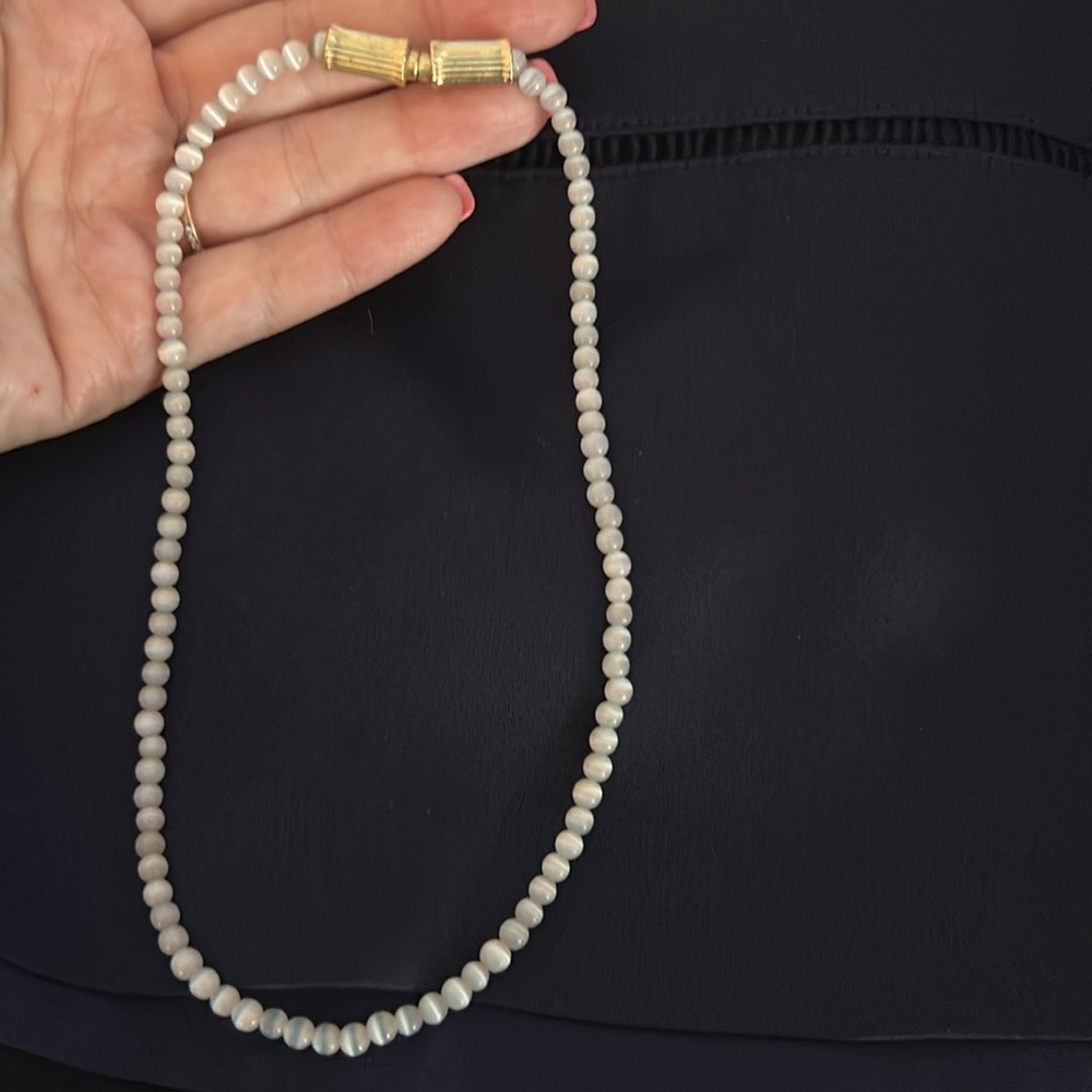 Elegant Cream Beaded Necklace - Picture 4 of 4